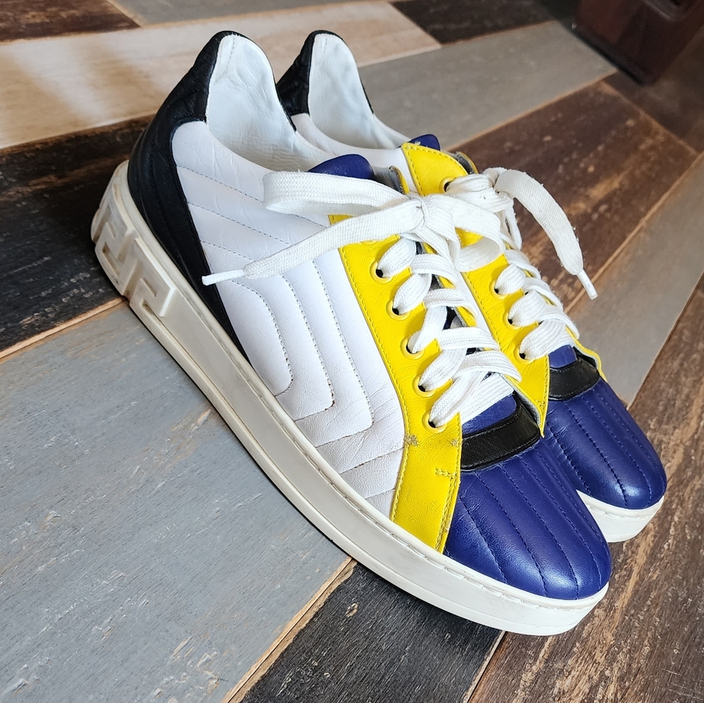 VERSACE SNEAKERS SZ 39.5